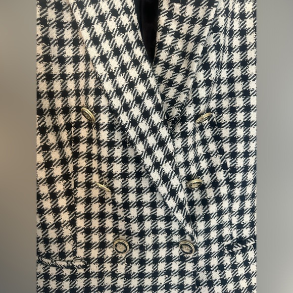 Zara - Picture 2 of 4